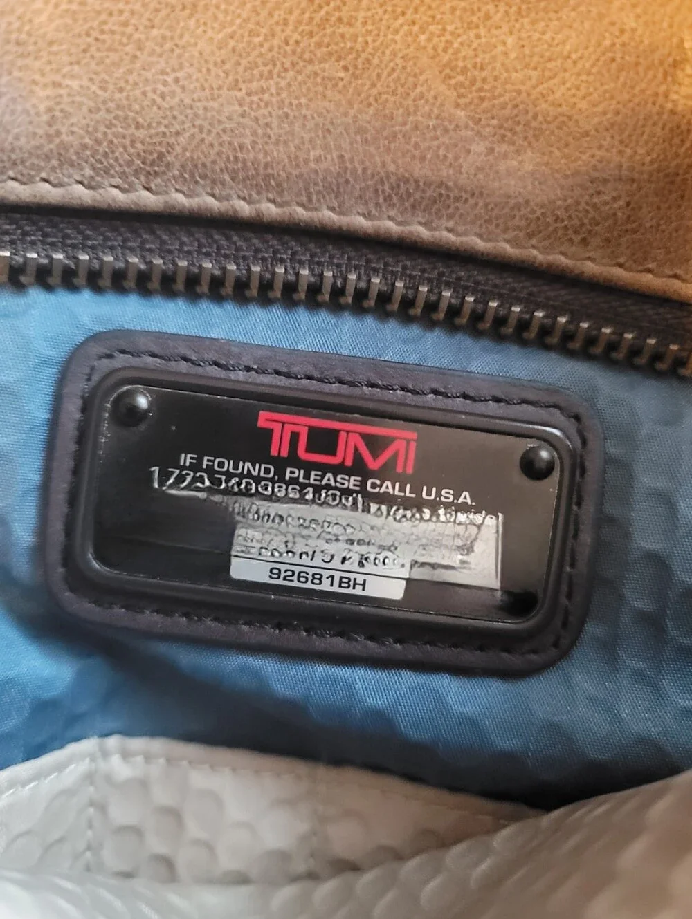 Tumi Premium, 100% full-grain leather TUMI Alpha Bravo 